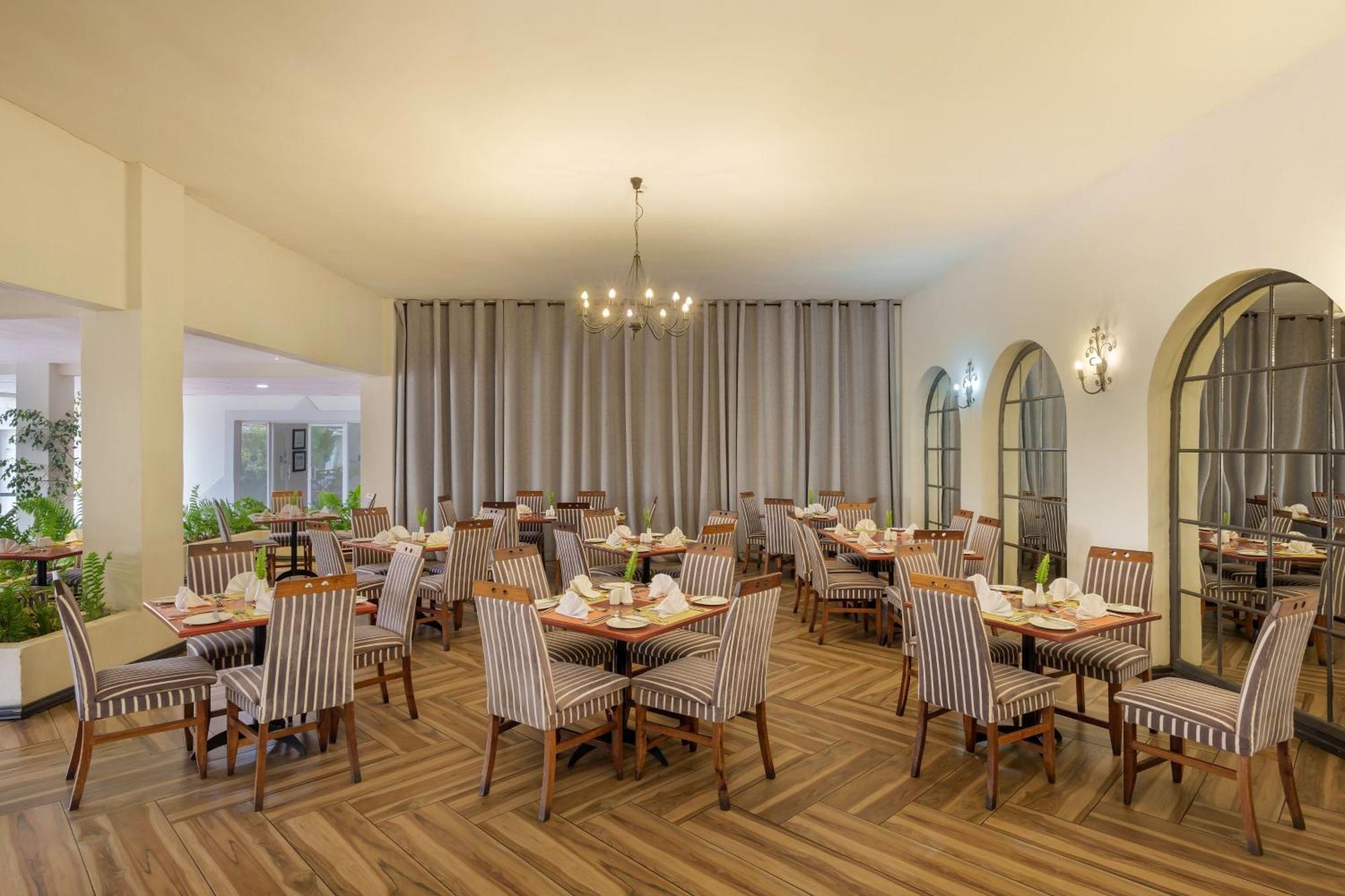 Protea Hotel By Marriott Чингола Екстериор снимка