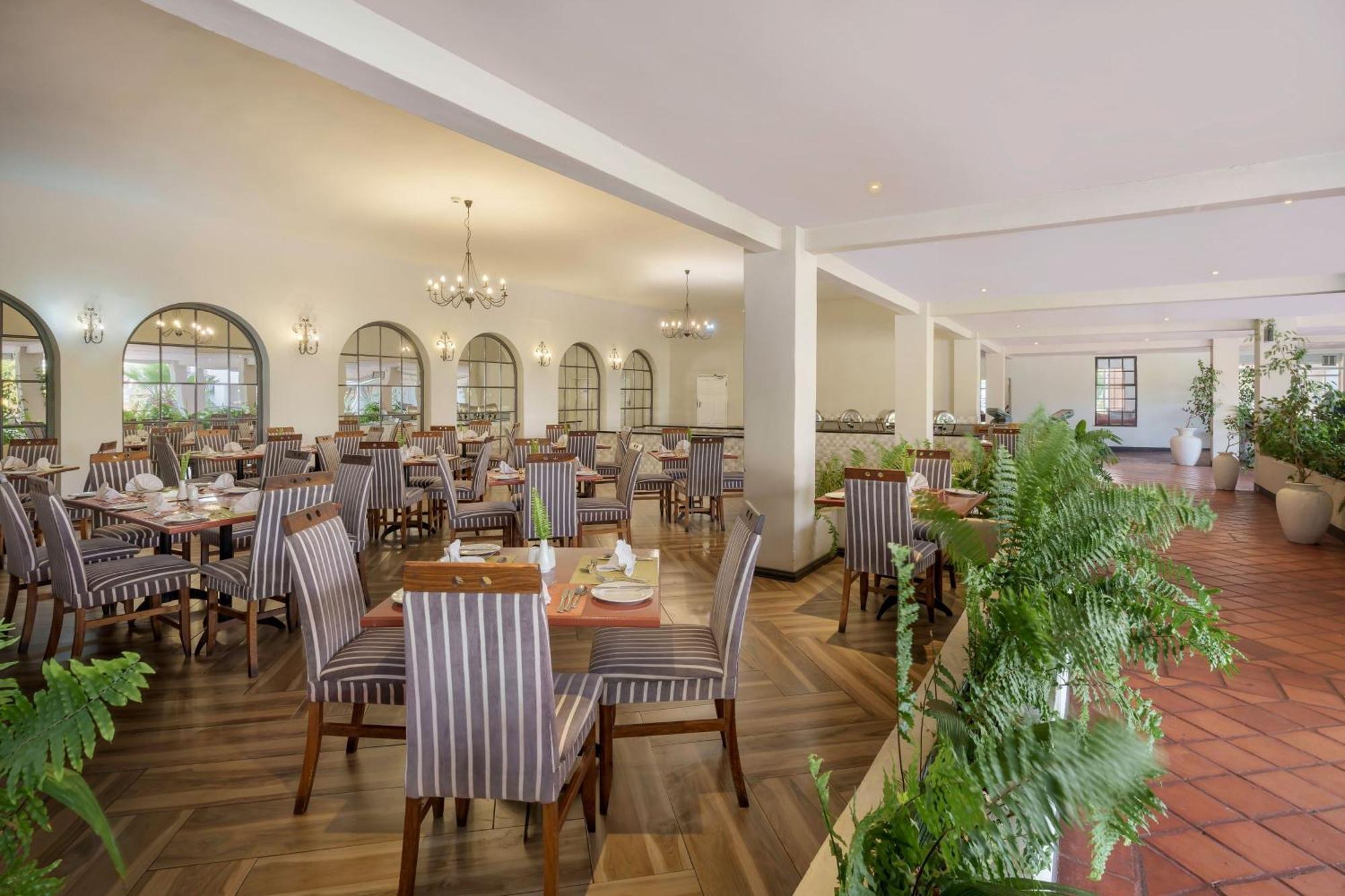 Protea Hotel By Marriott Чингола Екстериор снимка
